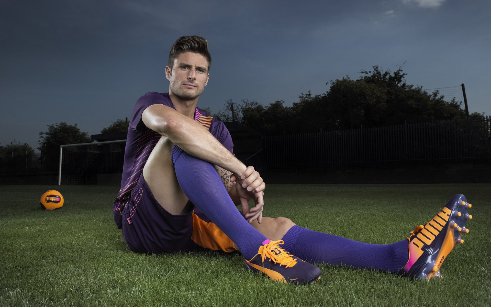 维尔·冯·威克：南非队进攻核心之一，冲击对方防线毫不手软，维尔纳冯布隆贝格